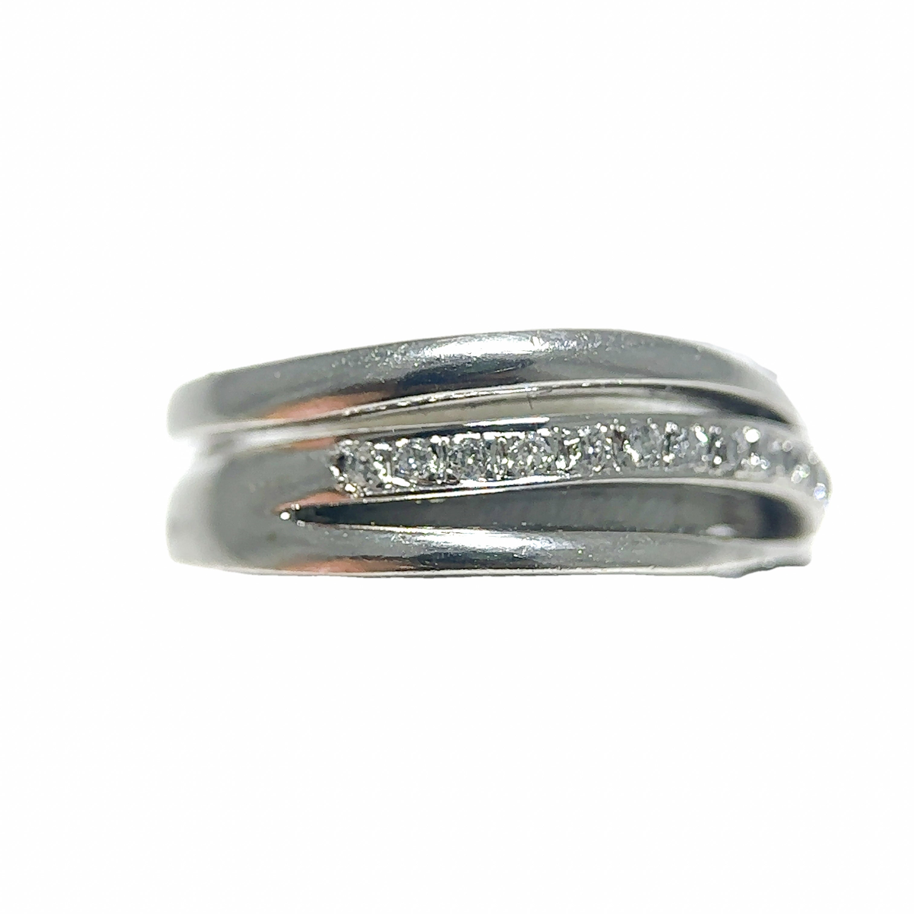 18K White Gold Diamond Bypass Fashion Ring